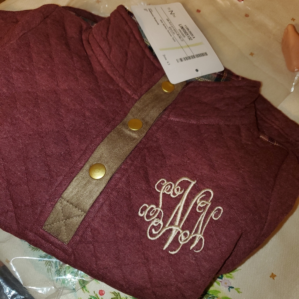 3t maroon pullover